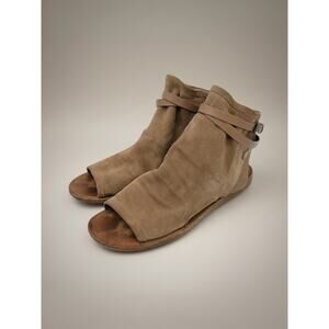 vince. "Thalia" Suede Peep Toe Slouchy Gladiator Sandals Tan - Size 8